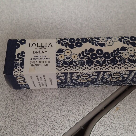 Lollia Dream White Tea and Honeysuckle Shea Butter Handcreme - Picture 4 of 4